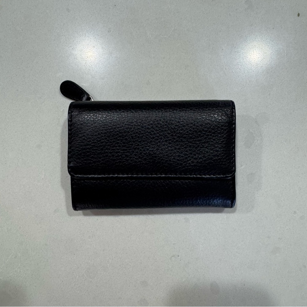 MUNDI Small Leather Good Rio Indexter Trifold Leather Wallet